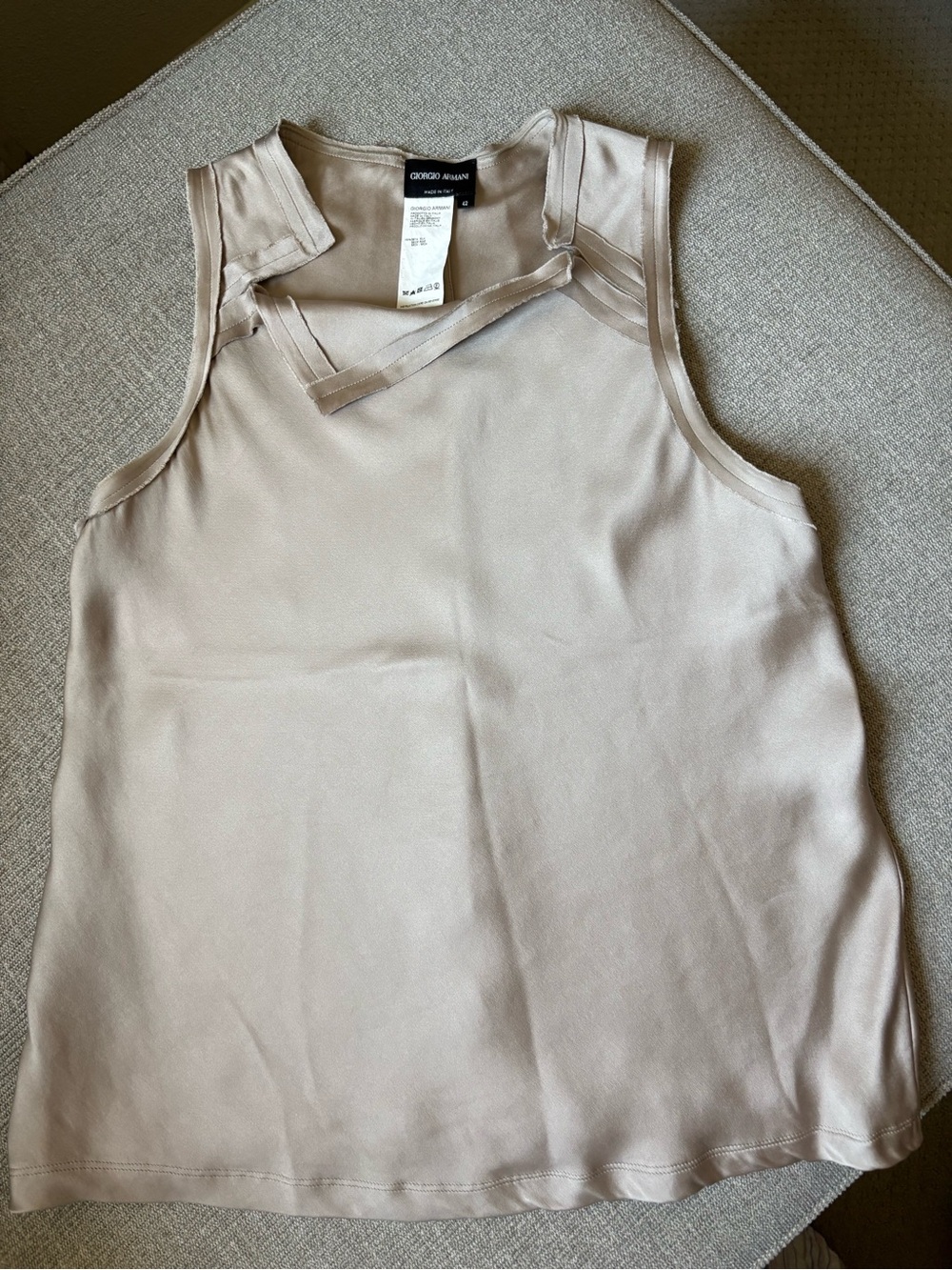 Giorgio Armani Heavyweight Pure Silk Fabric Sleeveless Tank — Light Gray